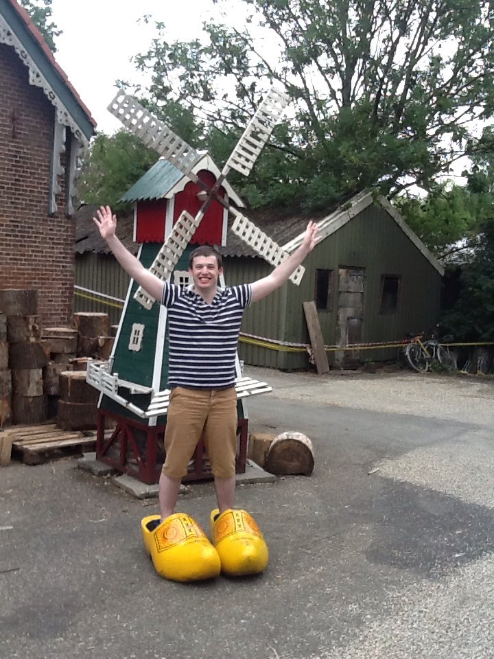 riles014's tweet photo. Here is my new clogs! #Amsterdam #newclogs https://t.co/IY1i4v9sPP