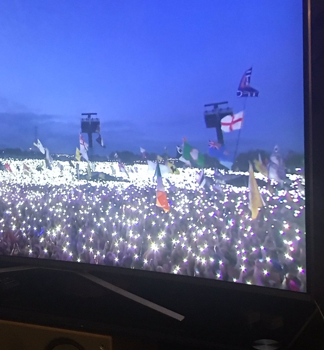 That's a lot of people with a lot of mobile phone battery power for a Sunday evening at #Glastonbury #chillandcharge