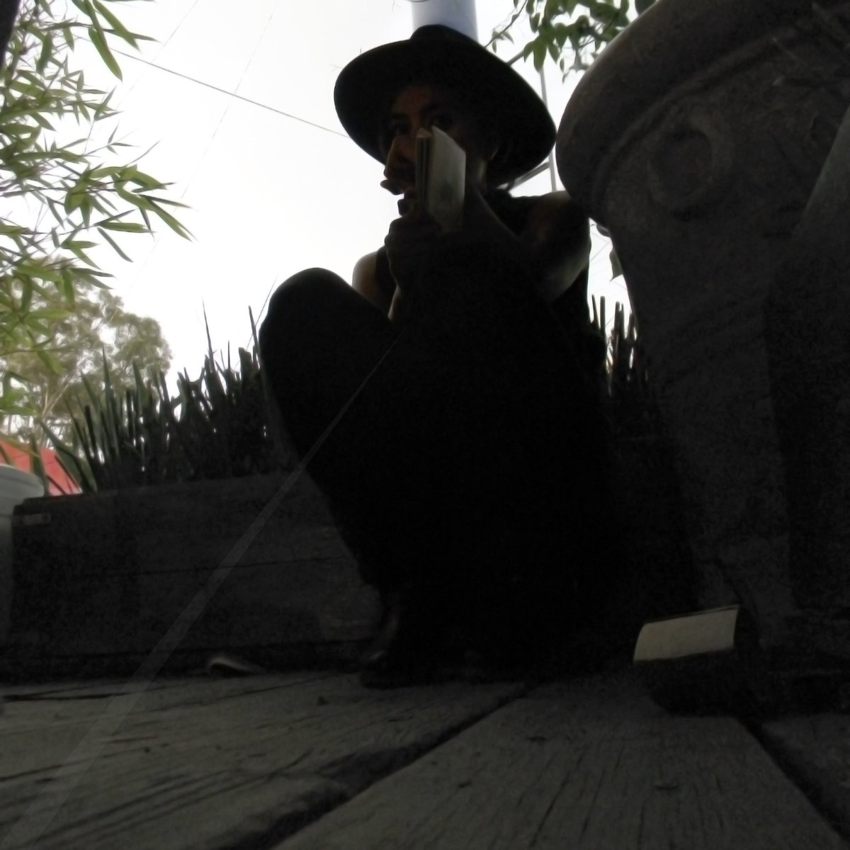 EdithLvh's tweet photo. Y en esta hora soy una cuerda, cuerda que espera que algo la muerda para dar notas de tempestad #astorni #tempest #storyteller #theatre https://t.co/Ezh4cSZR9U