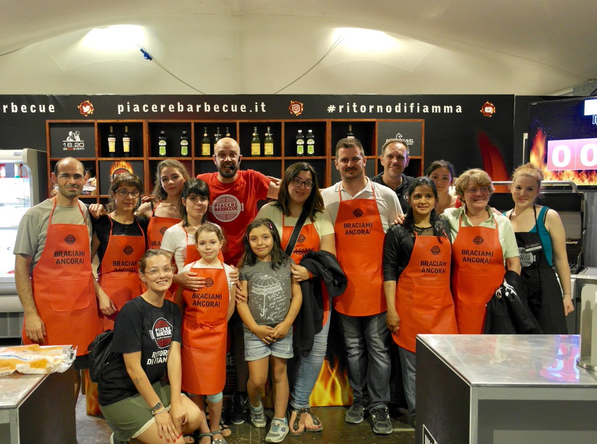PiacereBarbecue's tweet photo. Il #CookingContest a squadre conclude gli appuntamenti della  Master Grill Arena 2017! È stato un braciere avervi avuto a #PiacereBarbecue https://t.co/ldopL51AgB