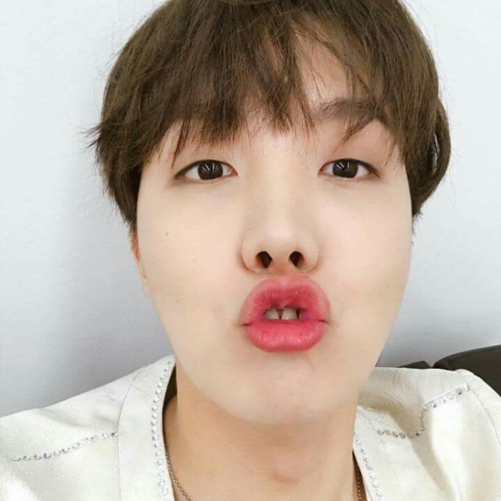 carolinekyu's tweet photo. #NuevaFotoDePerfil https://t.co/T4xXyG6FHt