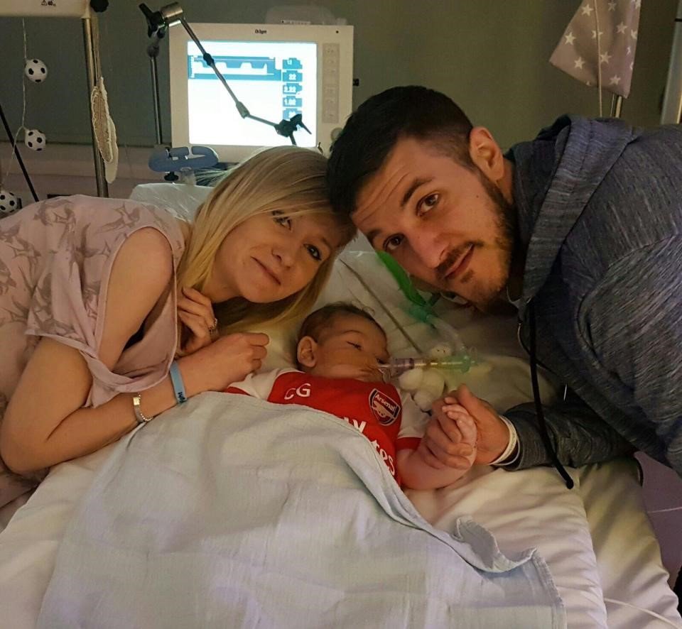 SaveCharlieG's tweet image. this poor baby is innocent, so why is he imprisoned in hospital?!!!!!!!#charliesfight #savecharliegard #sendhimtotheusa