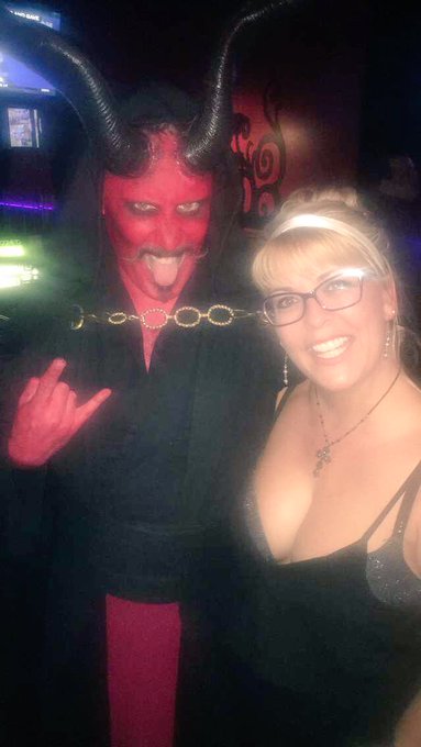 Seems the devil likes the innocent look #liquidred Meetup @Whiplr https://t.co/99HG7U9xRS https://t.<a href="/tag/liquidred"class="tags">#liquidred</a>