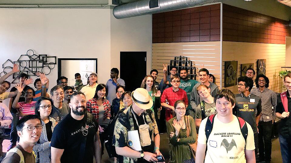 scalematrix's tweet photo. Get in line for the ScaleMatrix #DataCenter tour! #machinelearning #AIHackaton #launchcenter https://t.co/gzPHABNQBo