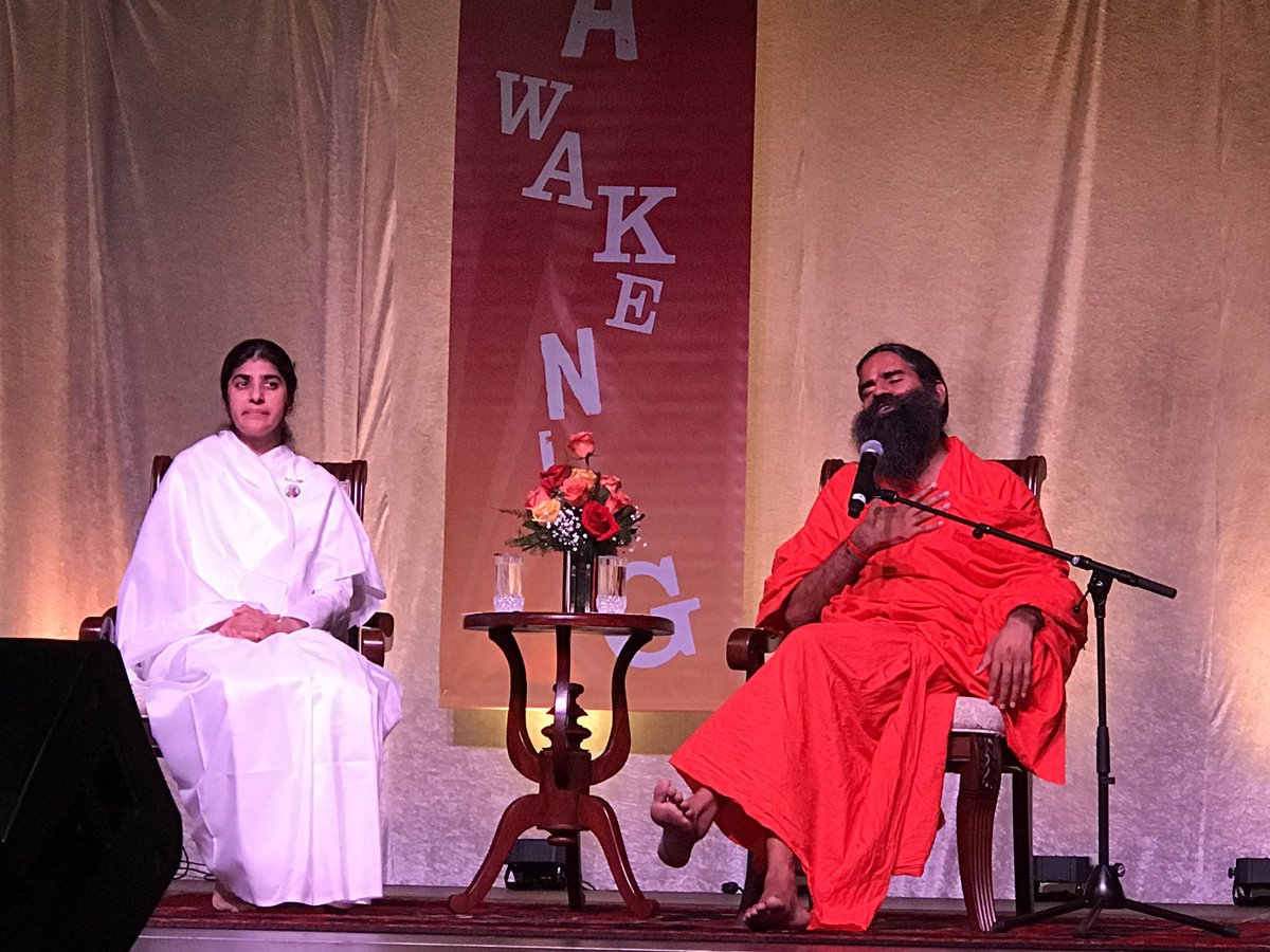 Harsh_Soin's tweet photo. Sister Shivani at IYDC, mesmerising the audience at the International Yoga Day celebrations in Canada @tech_mahindra @dineshbhatia https://t.co/4iD3QVN8ZB
