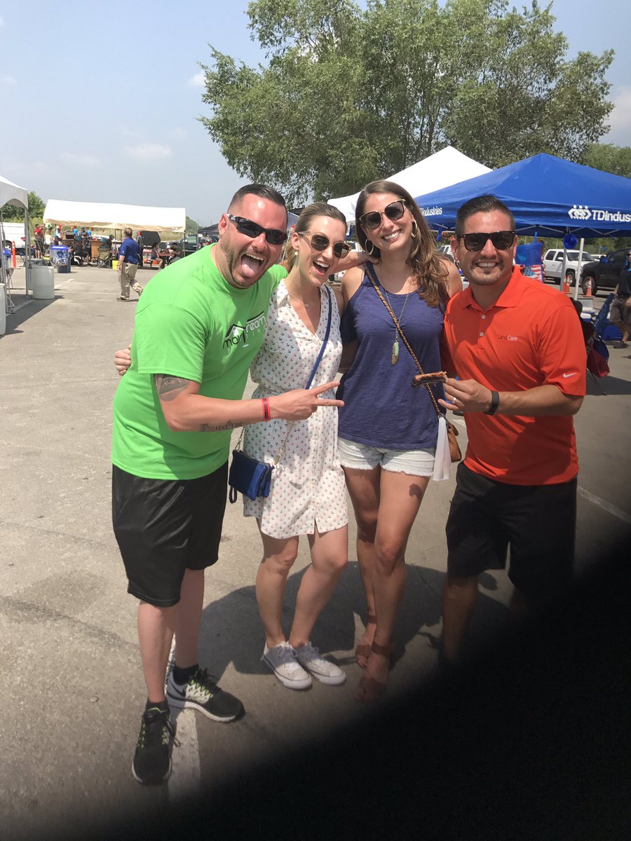 mainstreampaint's tweet photo. MainStream Painting LLC and our Fellow "Austin Amigos" enjoying the AAFAME Chili Slam in Austin Texas this spring of 2017. #AAFAME https://t.co/7HeQBqUXQU