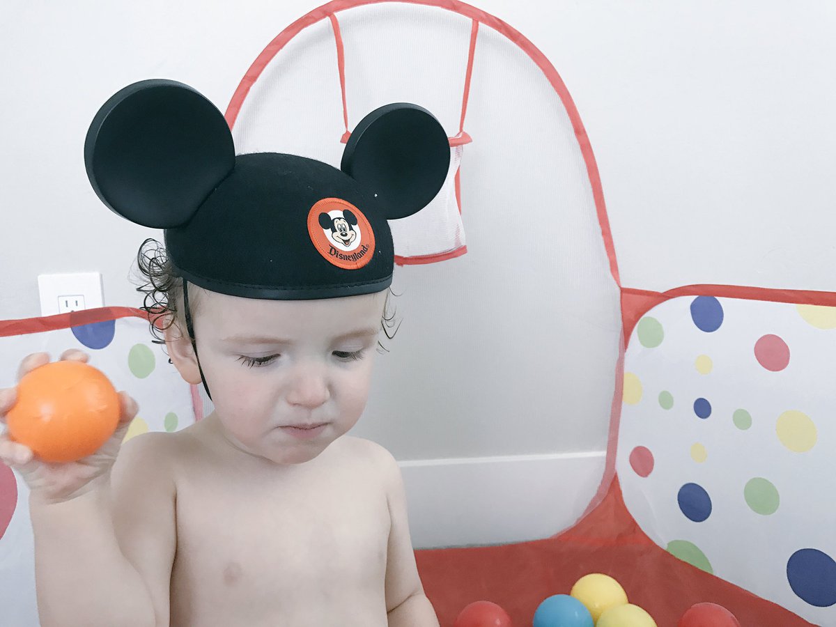 Okbabyyt's tweet photo. Someone wants to go to Disney!!! https://t.co/UNL7CwLEm9