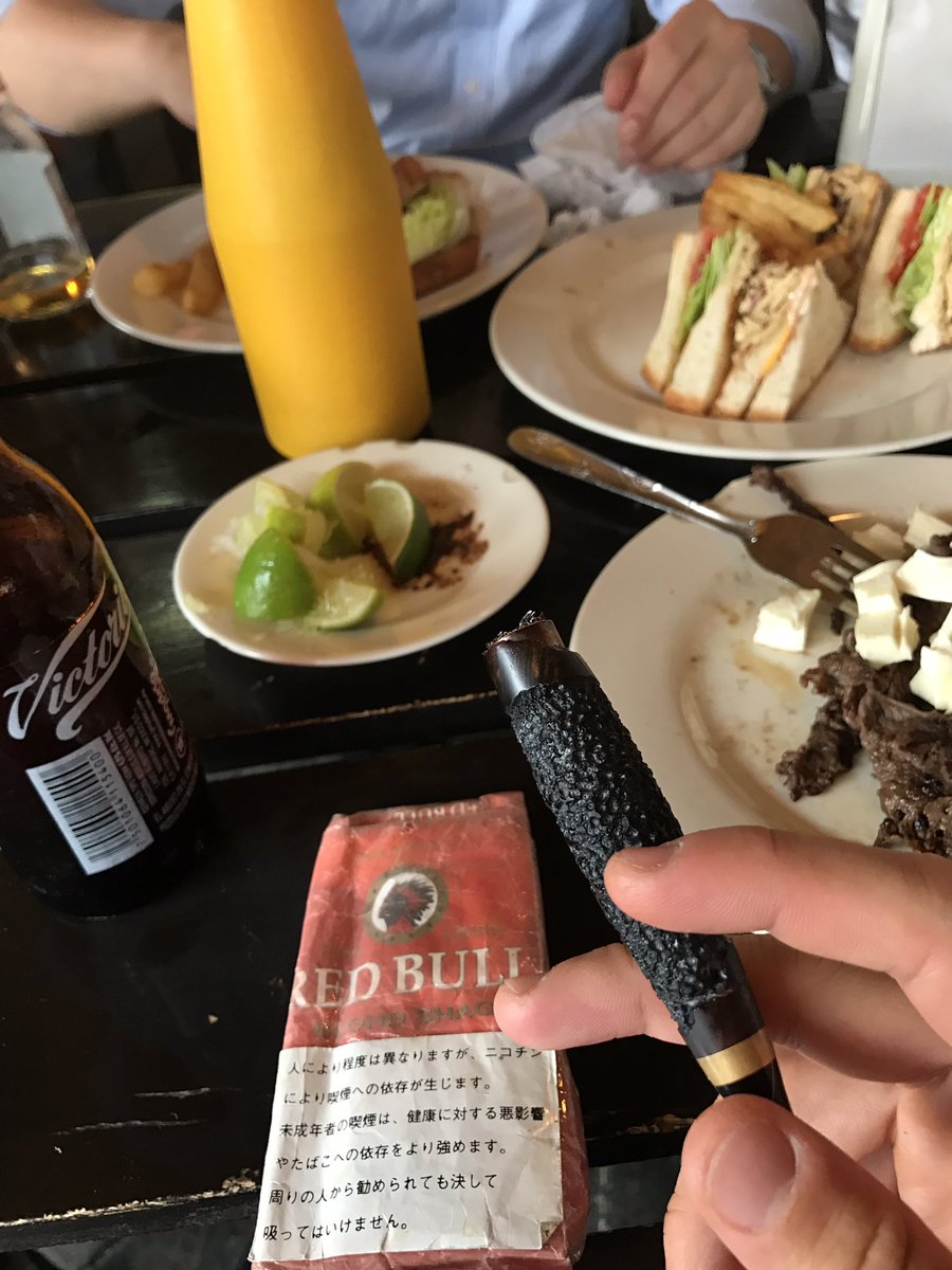 42908's tweet photo. メキシコで吸うred bullは美味い。
※この後、地面に落として真っ二つになった模様
#QuickShagPipeCOBRA
#SHOP4444 https://t.co/1WzHWOyyIU