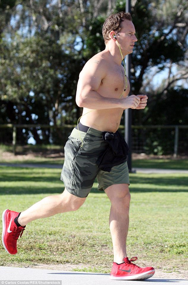Universo Dc Patrick Wilson Orm Oceanmaster Ejercitandose En Gold Coast Australia Aquaman