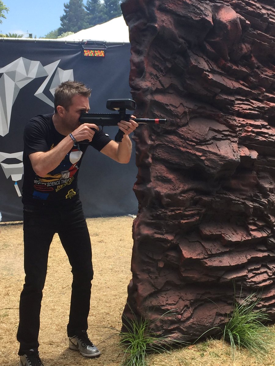 nerdist's tweet photo. Thnx to all who came by #ID10TFest #PowerRangersMovie laser tag w/ us, including @hardwick, @rj_cyler, and @iambeckyg! We had so much fun! https://t.co/kmSinHG93I
