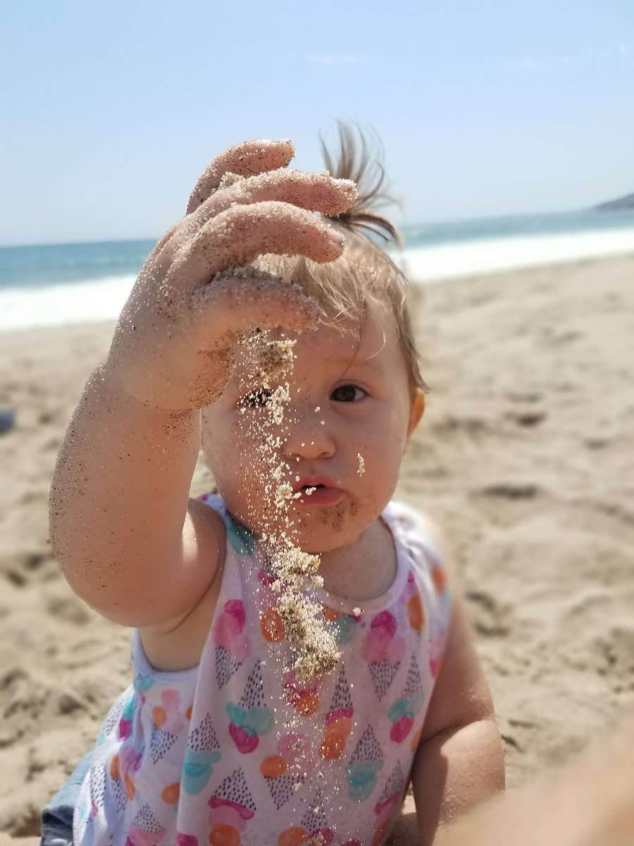 NewSethMan89's tweet photo. She is so amazed by sand lol https://t.co/mUg5FqoFee