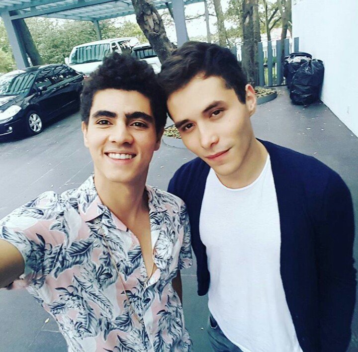 lunitaari_'s tweet photo. Hahaha con que te fuiste con @atlgarza vienen sorpresas vdd @OmarYubeili ๐๐๐ #GuaposTime https://t.co/Lg74kjxjCb