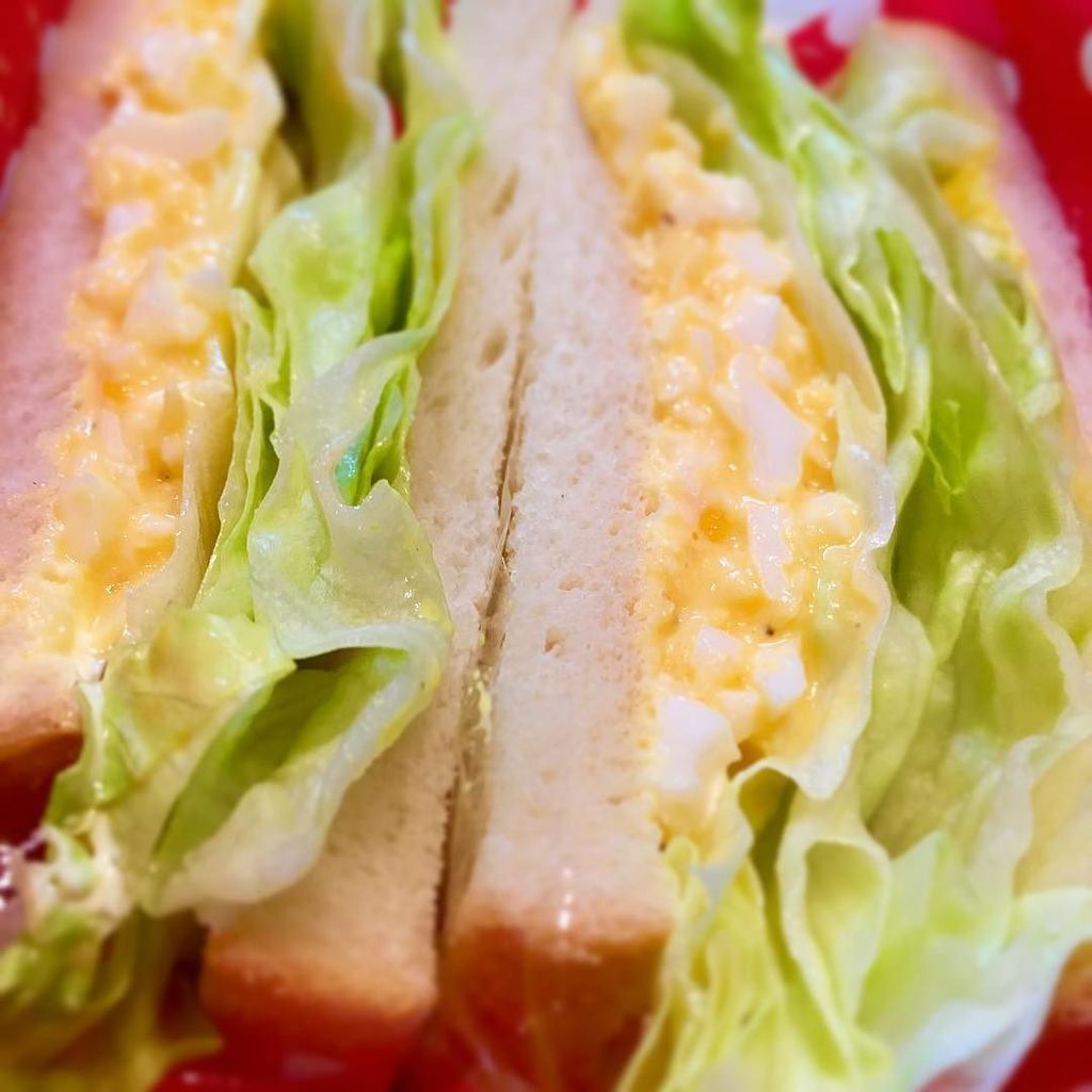 らくジュアリー たまごレタスサンド 振替休日で家にいる娘のランチ たまごサンド 玉子サンドイッチ 玉子 卵 シャキシャキレタスサンド ハム入れればよかった うまいよ 娘のランチ たりるかな 育ち盛り 食べ盛 T Co 6w9xzrcbfd