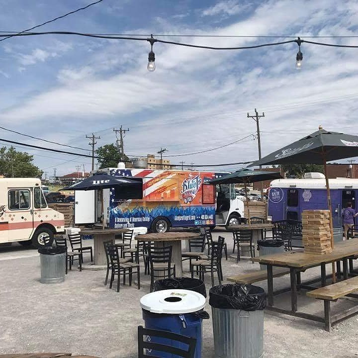 BlueJsGrill's tweet photo. Had another great SELL OUT DAY @BleuGarten!! Thanks #Flock for showing BlueJ's some love! Hope you all enjoyed your weekend! #GARTENING https://t.co/wq3MF2DpwP
