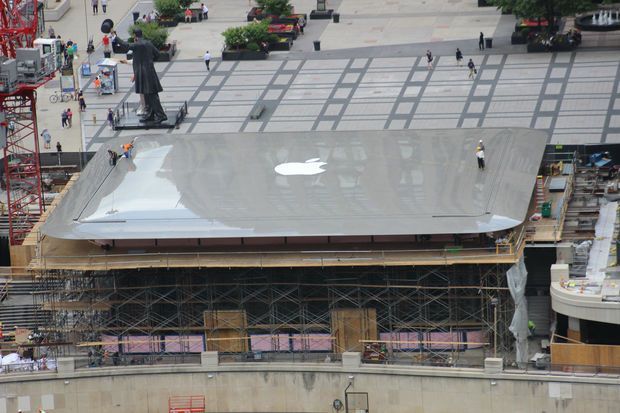 BlockClubCHI's tweet image. Chicago's new Apple Store looks like a giant laptop dnain.fo/2s5STgk