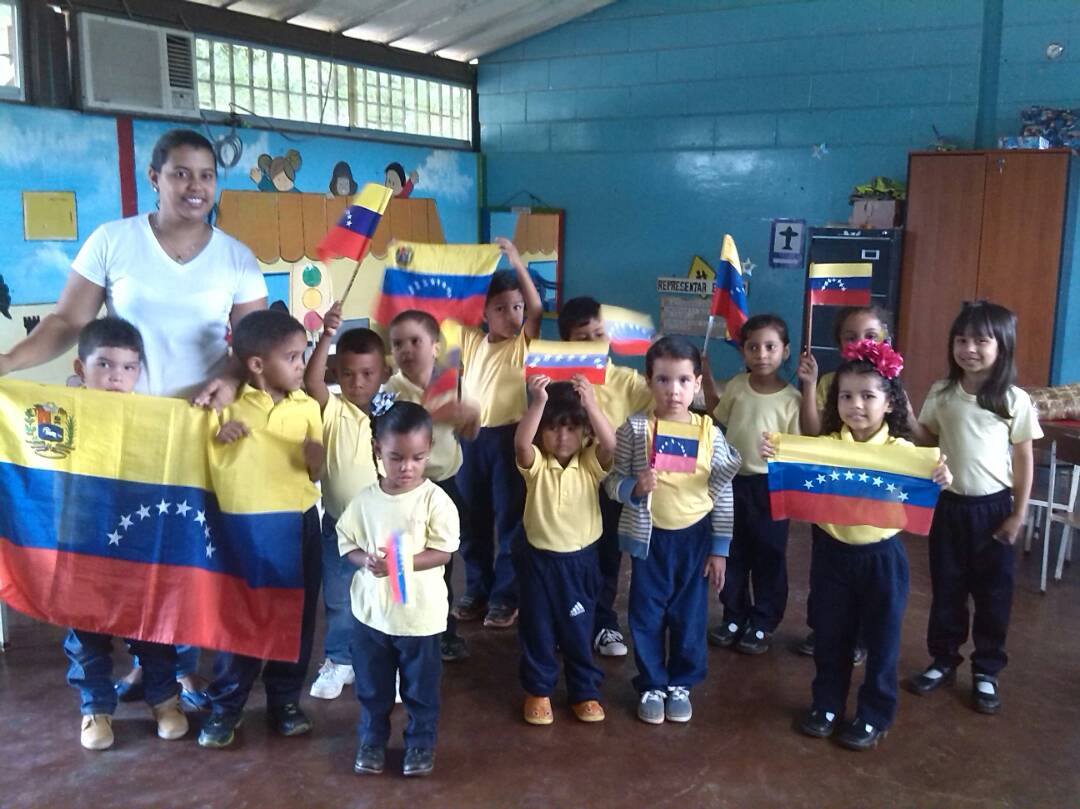 EeiZamora's tweet photo. #Ambiente #Bandera #CONSTITUYENTE @JauaMiranda  @NicolasMaduro  @3Mebn @ZonaEducGuarico @MPPEDUCACION VDLP @EeiZamora @NatiRuthS https://t.co/LV0SzB1DpP