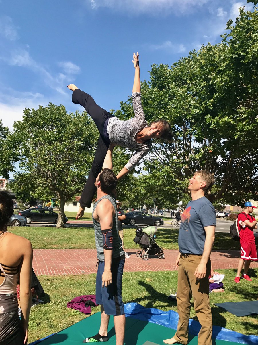 MilenaEsherick's tweet photo. Acroyoga at Lake Merritt! https://t.co/SFWG5Fcmc8