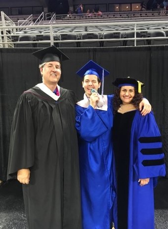 advisorsource's tweet image. Letter: Mom and Dad award son diploma at his graduation ceremony  ow.ly/lKNr30cObka