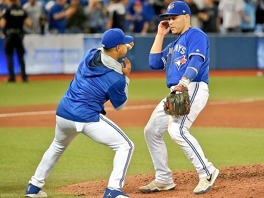 STR0's tweet photo. Precision over power. ⚡️ @russellmartin55 @BlueJays https://t.co/pgfIBZGXCL