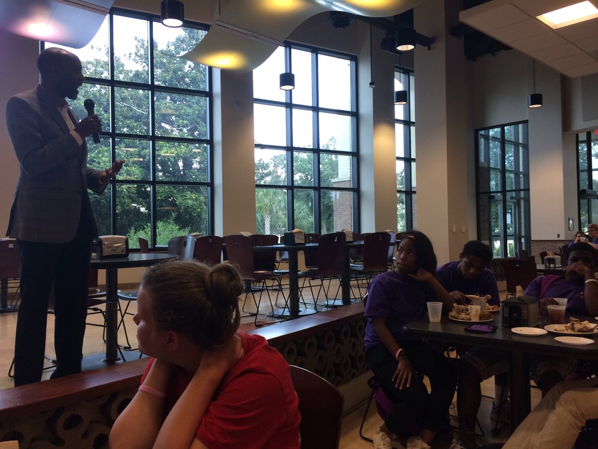 JROTCSTEM's tweet photo. #jrotcstem Another great dinner with awesome guest speakers https://t.co/df96zDasYM