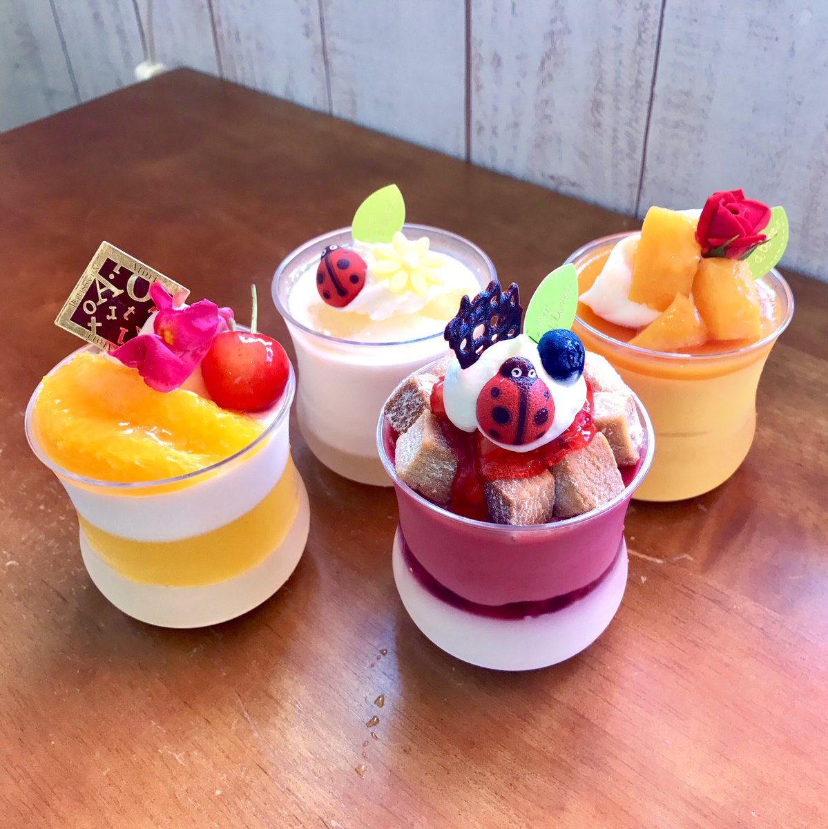 創作菓子アトリ 横浜のケーキ屋 V Twitter カップスイーツ四重奏 最近人気のカップスイーツ達を集めてみました 涼しげなカップに入った ケーキは どれも美味しそうで選べない と こんな感じのセットにしてご購入される方もいらっしゃいます 左から