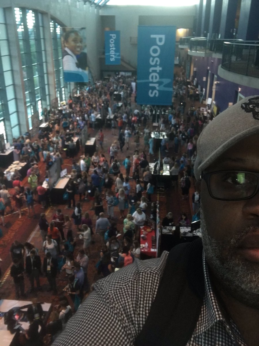 ISTE Poster sessions! Great learning. #ISTE2017 #thesquarem2