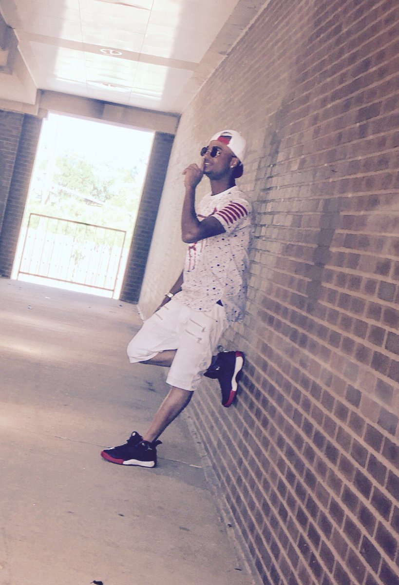 WestHimself's tweet image. #fastpaceinc 🔥signing four Artists all hit makers 🔥🔥🔥3videos shoot in one day 🔥dj's and promoters rockin with me 🔥🔥🔥🔥🔥🔥