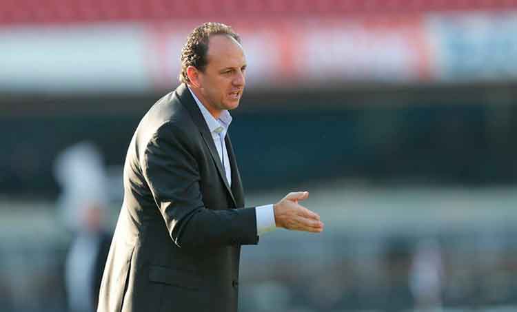 Depois de empate do São Paulo e protesto, Rogério Ceni avisa: "Não vou me entregar"
mg.superesportes.com.br/app/noticias/f…