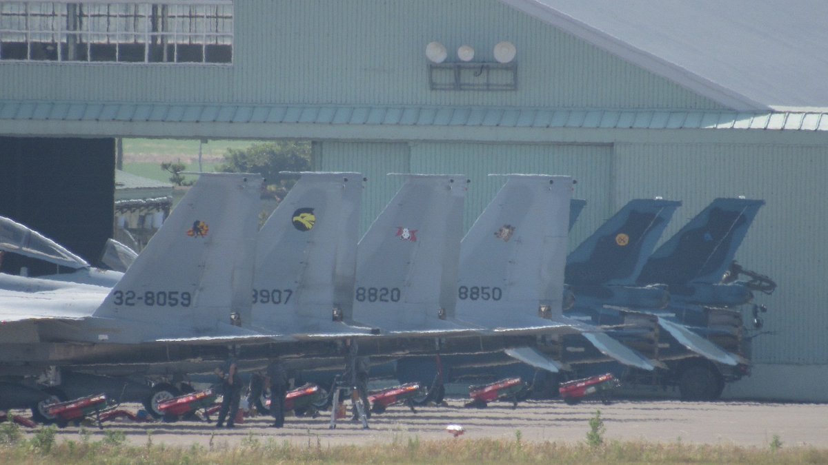 TF_435Sqn's tweet photo. この並びは凄い…
at小松基地 https://t.co/U51aMXikku