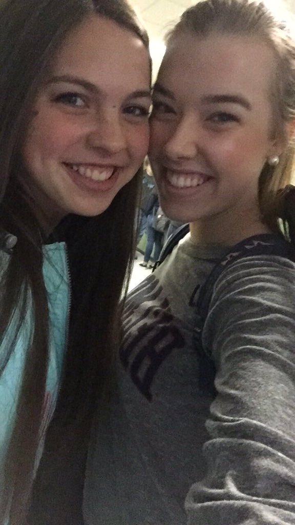 kt_rose6's tweet photo. Happy Birthday to this women! Hope 17 treats you well❤️ https://t.co/4qrwB2pEAt