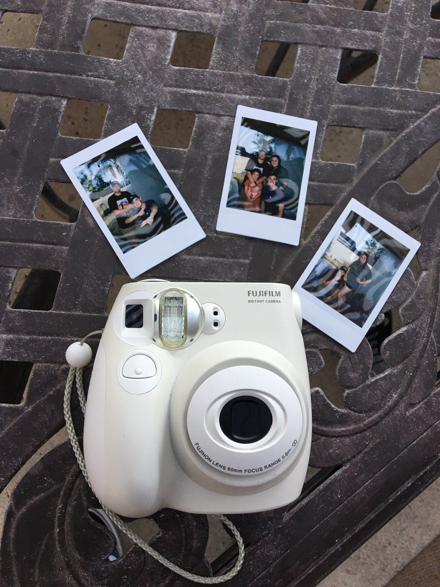 coreyyanks's tweet image. Glad to see my cousins again! #polaroidmemories @mrjosh324