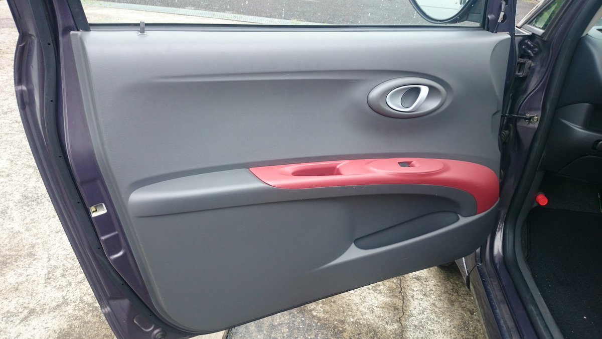 オーテックプラザ 助手席だけ 集中ドアロック が効かないとのことでお預かりしました スバル R1 の ドアロックアクチュエーター の交換を行いました 当店では 中古車販売 から 一般整備 まで行っています 何でも気軽にご相談下さいm M