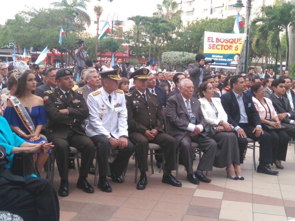 FFAAECUADOR's tweet photo. #FFAA participa en sesión solemne por celebrarse el CXCIII aniversario de cantonización de #Machala #ElOro #FFAAContigo https://t.co/Ke2TxPRz9D