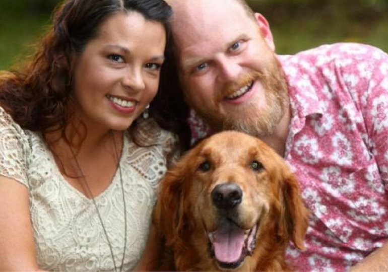 HelloNuzzle's tweet image. Strangers Come Together To Give Dying Dog One Last Special Day bit.ly/2feiWvT