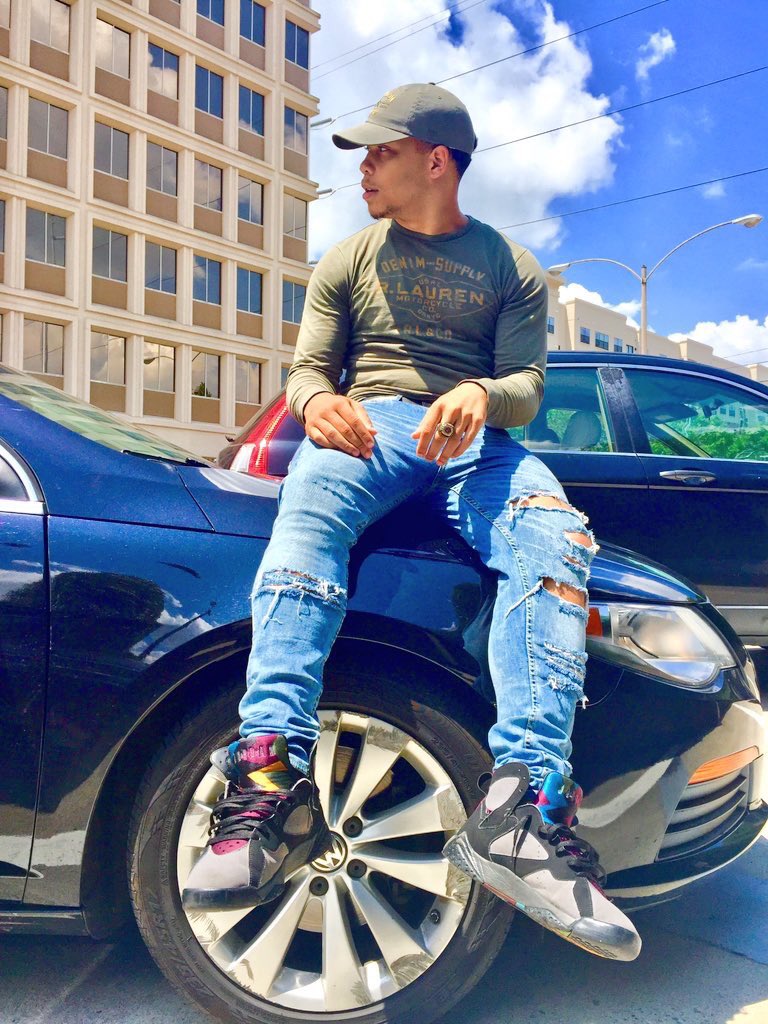CambrianStrong's tweet photo. From Memphis βοΈ D.C. #FineMenofHoward γ½οΈ https://t.co/w1KjHYXdIm