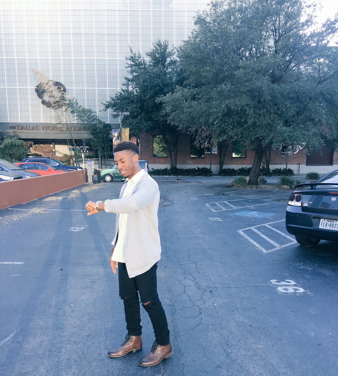 banksnowitzki's tweet photo. I'm almost 1 of the #FineMenofUTD, idk tho lol https://t.co/P9Kyxu4Vd8