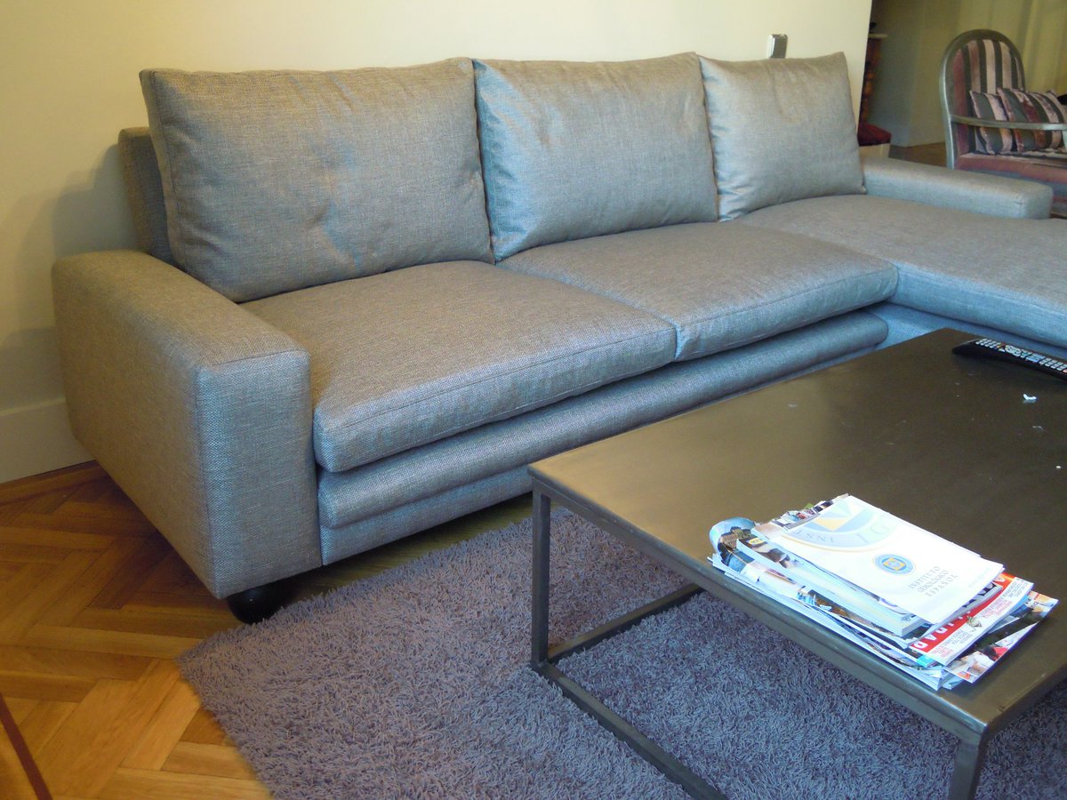 EGtapiceria's tweet photo. #Sofa #ChaiseLongue a medida #TapiceriaArtesanal #Deco #Decoracion #interiordesign #SofaAMedida #MueblesAMedida #Upholstery #FelizLunes 🙃 https://t.co/ASJrAExz90