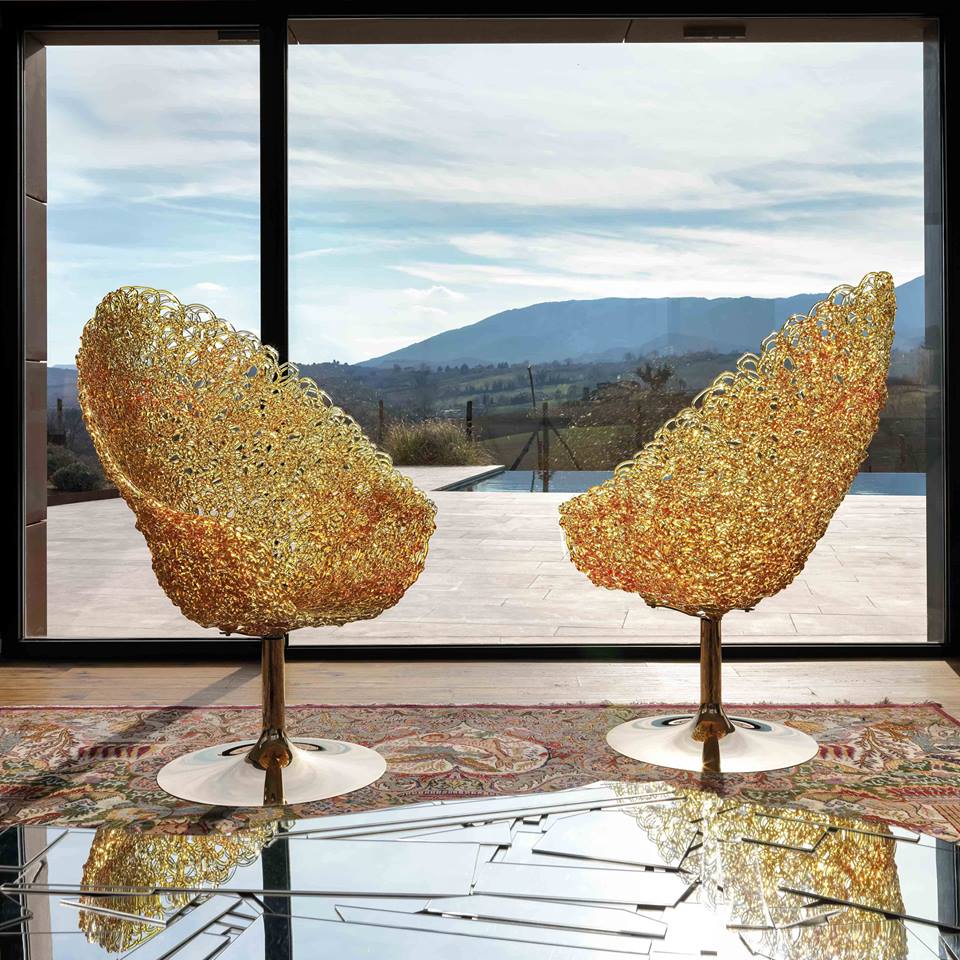 Republique_srl's tweet photo. #margherita #chairs #design #edra #foggini #interiordesign #excellence #innovation #policarbonato #gold https://t.co/FDich9ycd5