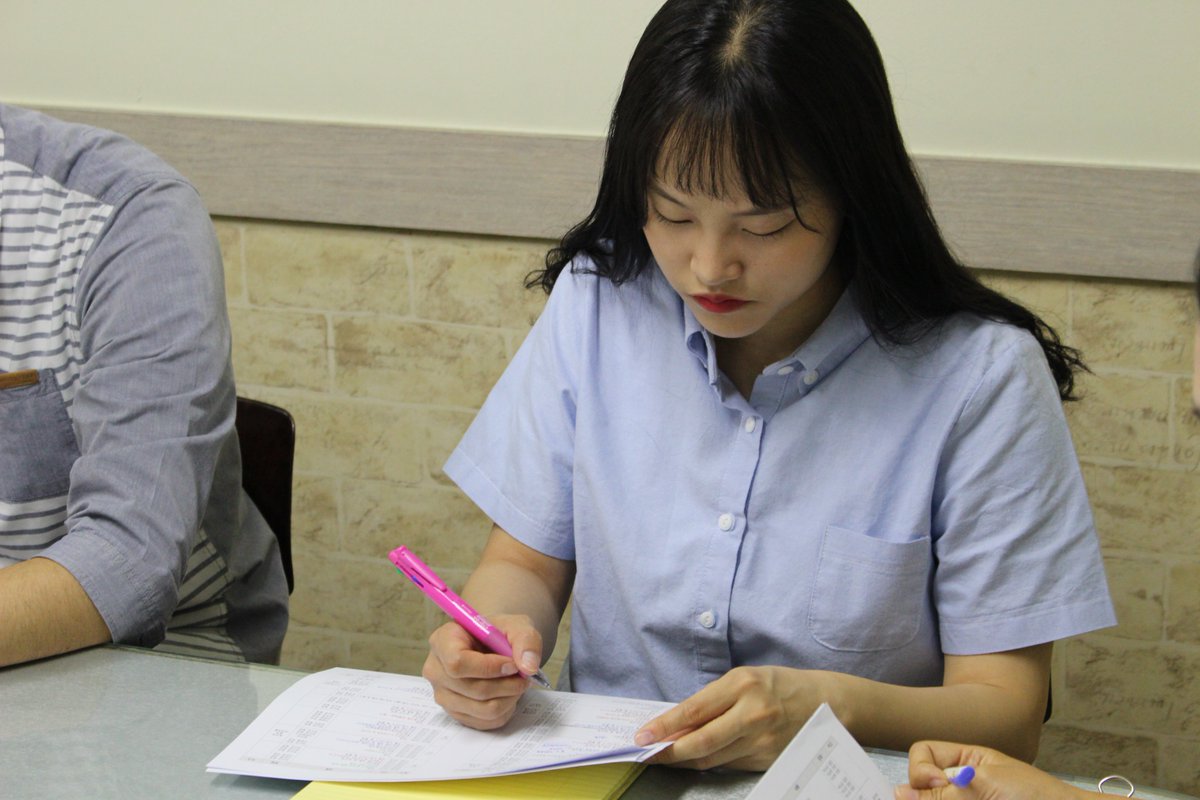 #한솔종합사회복지관 에서는 하계 사회복지 현장실습에 참여할 사회복지 실습생들과 오리엔테이션이 진행중입니다!
4주간 함께할 실습동기들와 인사를 나누고, 현장실습 일정을 공유하며, 실습에 대한 각오를 다지고 있습니다.
실습생들에게 많은 응원 부탁드립니다😀