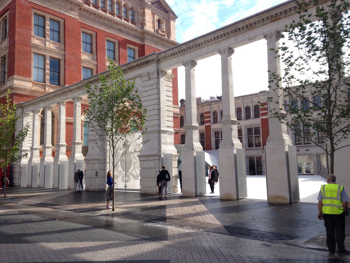 ollywainwright's tweet image. Amanda Levete's V&amp;amp;A courtyard opened up for the first time ✨