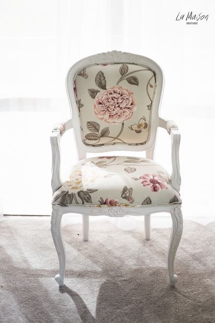 LaMaisonNZ's tweet image. This gorgeous chair is back in stock! Upholstered in the most exquisite European look fabric  #frenchfurniture #frenchchairs #designerchair