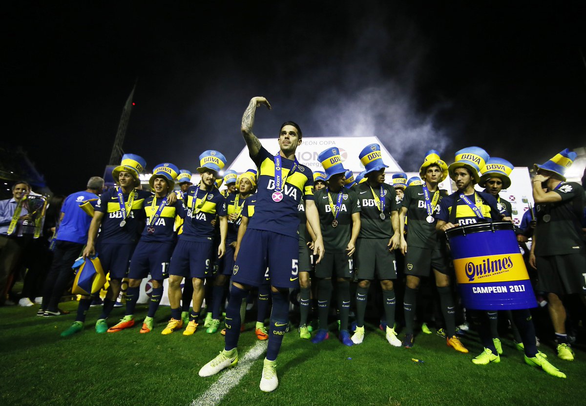 BocaJrsOficial's tweet photo. 📷 Mirá más fotos de los festejos de #Boca en la celebración de un nuevo título. #OtraEstrellaBoca https://t.co/JRA0X4k1lS
