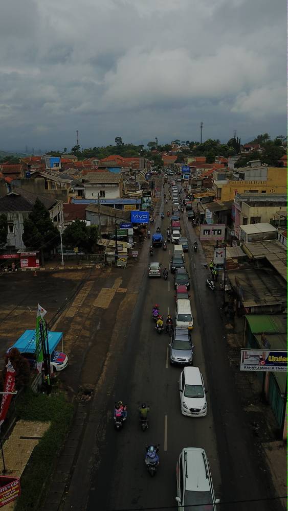 11.00 wib situasi arus lalin seputaran Tanjungsari Sumedang terpantau padat merayap arah timur.. <a href="/RTMC_PoldaJabar/">RTMC_PoldaJabar</a>