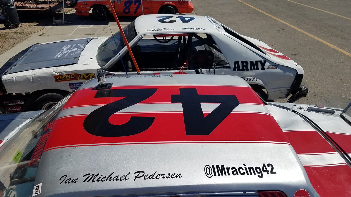 IMracing42's tweet photo. Both of our cars finished in the top 5 last night! #IMracing #ironbuiltsportsnutrition #meridianspeedway #dairydays #betterstrongerfaster https://t.co/liqvg1LOQt