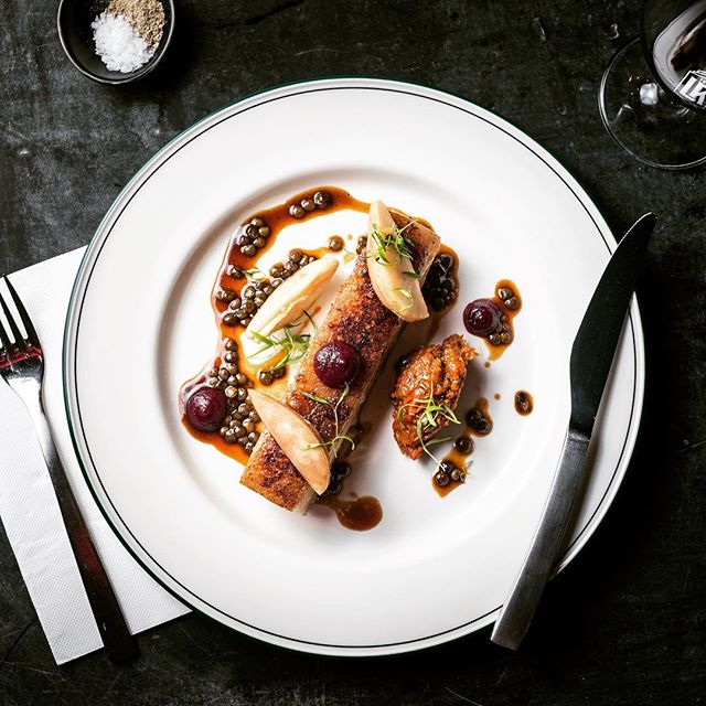 TheLongroom1's tweet photo. Pork belly, lentil, beetroot, tomato kasaundi, burnt butter pear ❤️❤️ https://t.co/wBnOSDBMIV