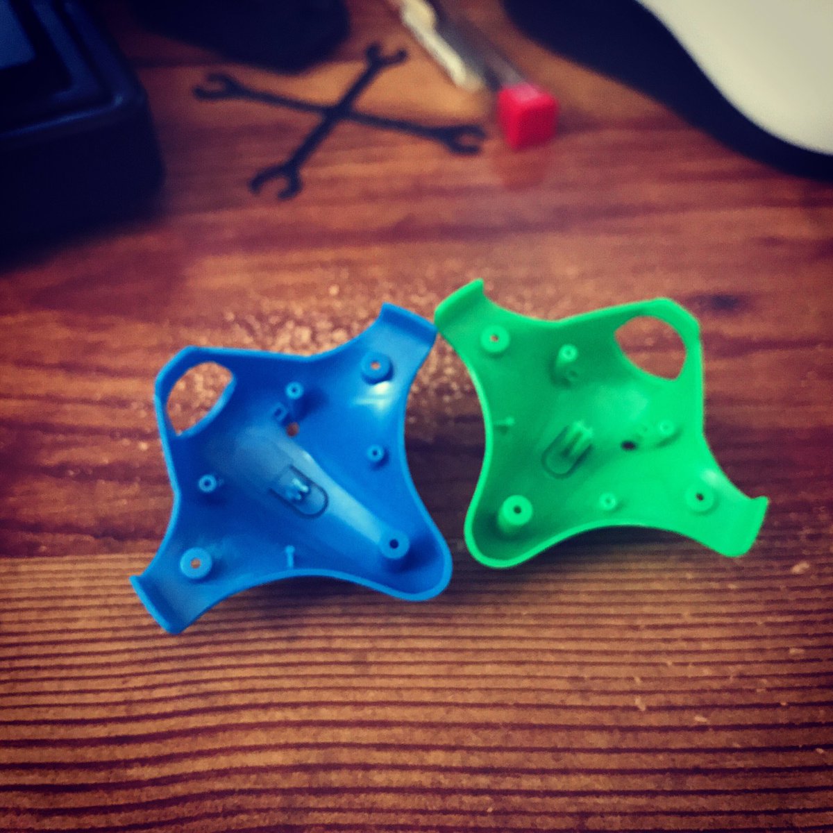 RadElectrons's tweet photo. Modded extra @Horizon_Hobby #inductrixfpv canopy to avoid VTX change change on top side crashes. https://t.co/ityDmlt6KB