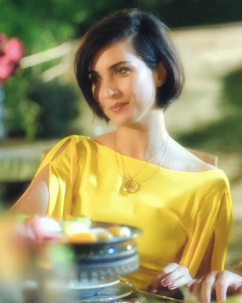 SelwanAziz's tweet photo. #ThankyouTubaBüyüküstün
#WesupportyouTubaBüyüküstün 
#TubaBüyüküstün
#TBFC

Support you &amp; Love you 4 EVER 😍😘❤ https://t.co/2c2BjjtOjl