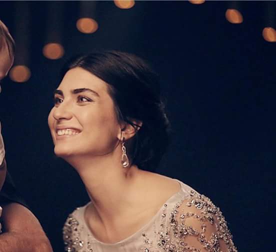 SelwanAziz's tweet photo. #ThankyouTubaBüyüküstün
#WesupportyouTubaBüyüküstün 
#TubaBüyüküstün
#TBFC

Support you &amp; Love you 4 EVER 😍😘❤ https://t.co/2c2BjjtOjl