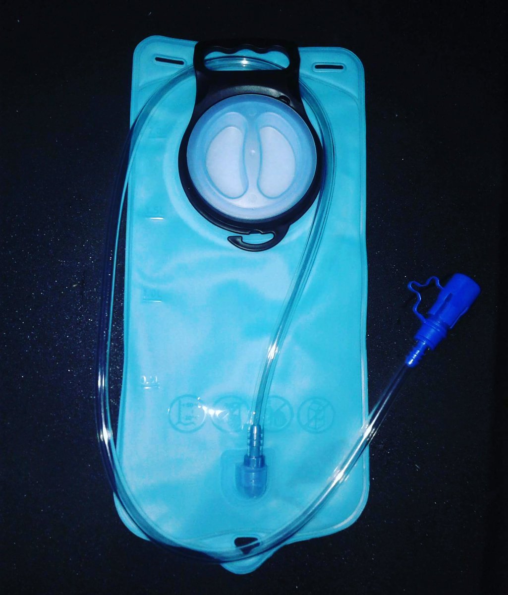 Cheyshy13's tweet photo. Awesome 2 liter #hydrationbladder perfect for hands free outdoor hydration. #h2o #wine #water #hydrated get it here
https://t.co/XXl3gA4G5L https://t.co/cuD9u4QVHT