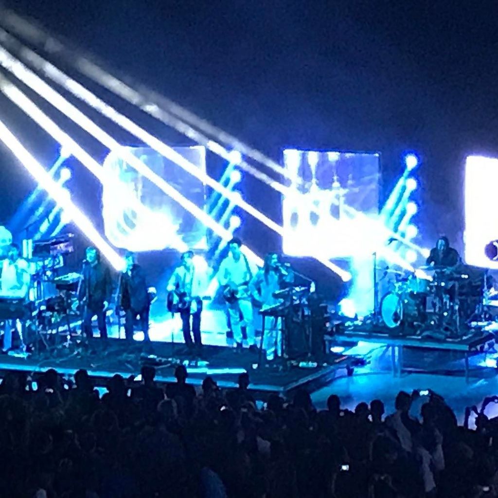 KingsizeSndLabs's tweet photo. Air w/ friends at Greek!
#beck #justinmedaljohnsen #briankehew #rogermanning #brianrietzell #jasonfalkner https://t.co/hs4mlvdeS9 https://t.co/uK5ESl74uI